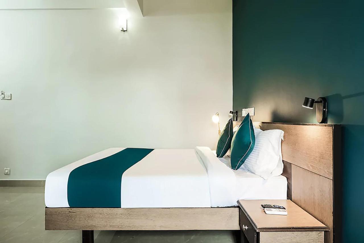 Accadia Residency Hotel Kochi Bagian luar foto